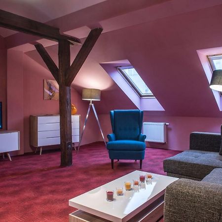 Spacious And Quiet Attic Flat In Centre 프라하 외부 사진