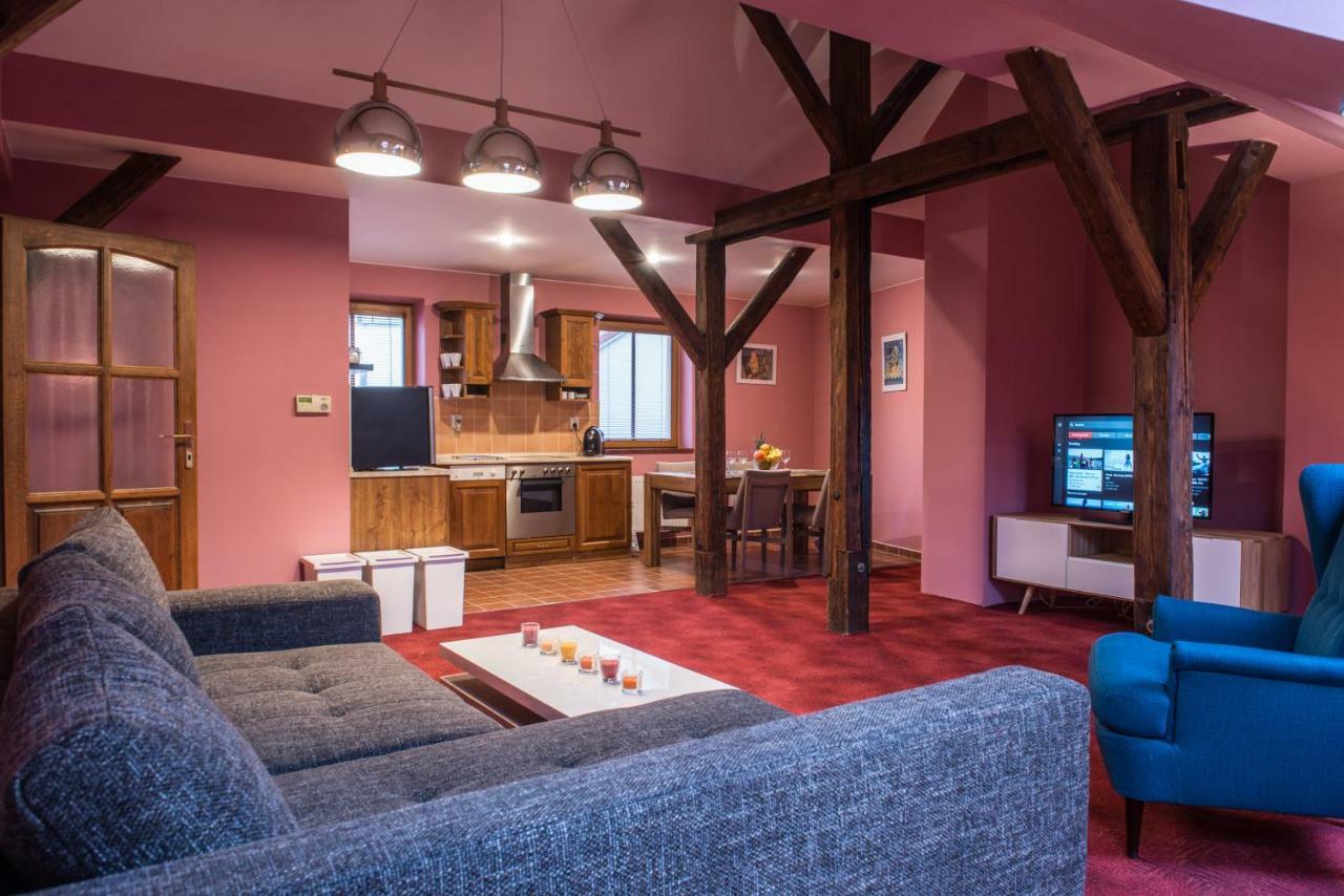 Spacious And Quiet Attic Flat In Centre 프라하 외부 사진