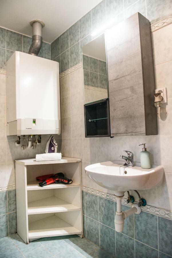 Spacious And Quiet Attic Flat In Centre 프라하 외부 사진