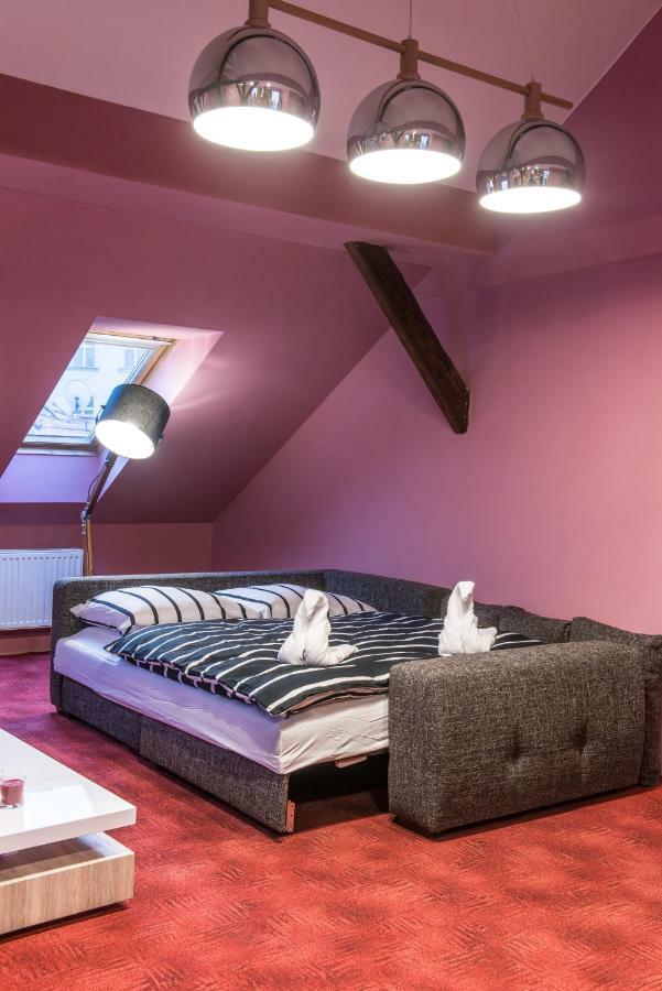 Spacious And Quiet Attic Flat In Centre 프라하 외부 사진